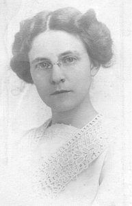 Cora Hunt Zetterberg, circa 1914