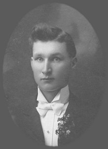 Swan Edwin Lundgren, 23 July 1899 (wedding photo)